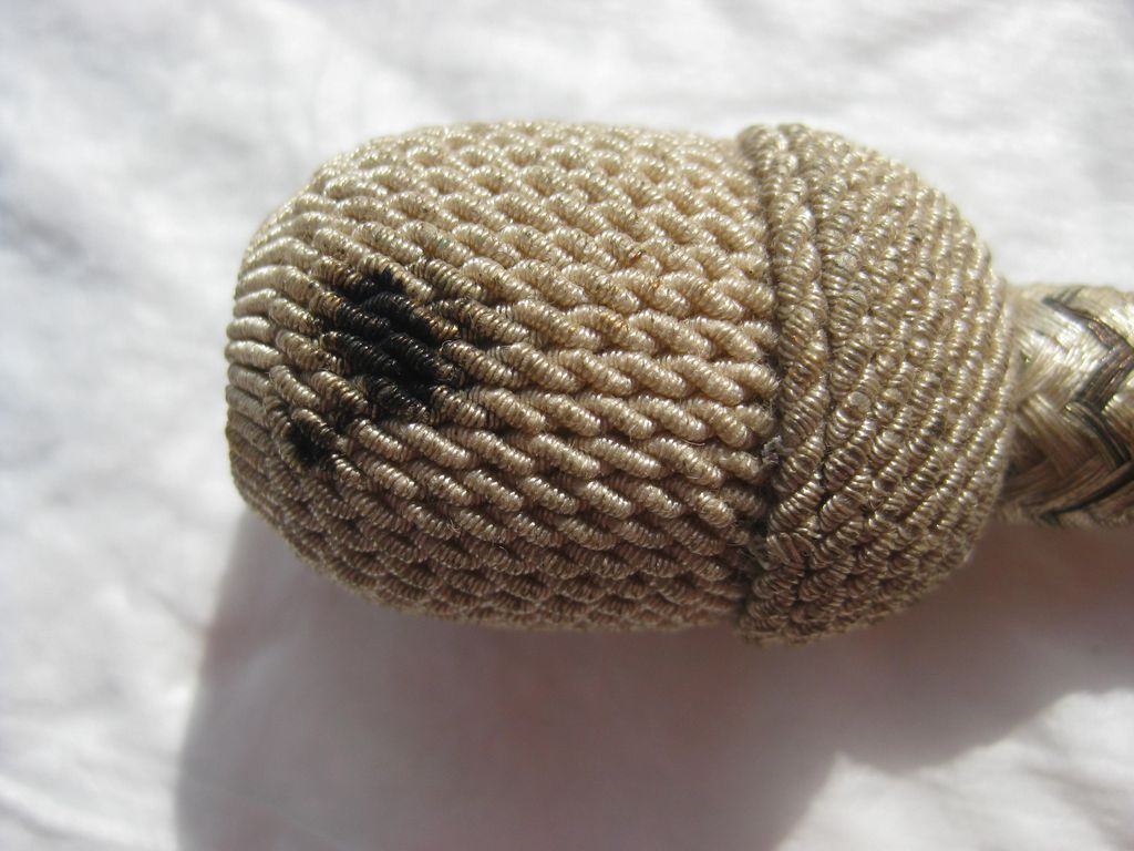 unbekanntes Portepee / Troddel / Faustriemen