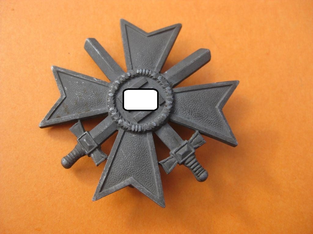 Kriegsverdienstkreuz 1.Klasse mit Schwertern Hersteller: "L15" Otto Schickle Pforzheim