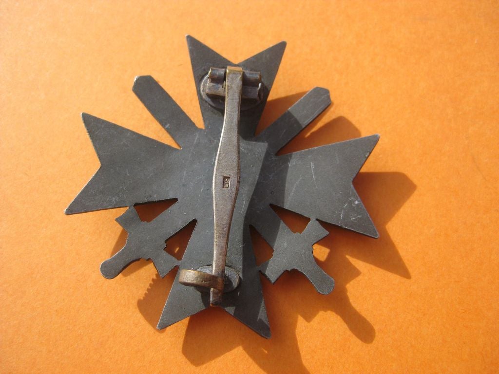 Kriegsverdienstkreuz 1.Klasse mit Schwertern Hersteller: "L15" Otto Schickle Pforzheim