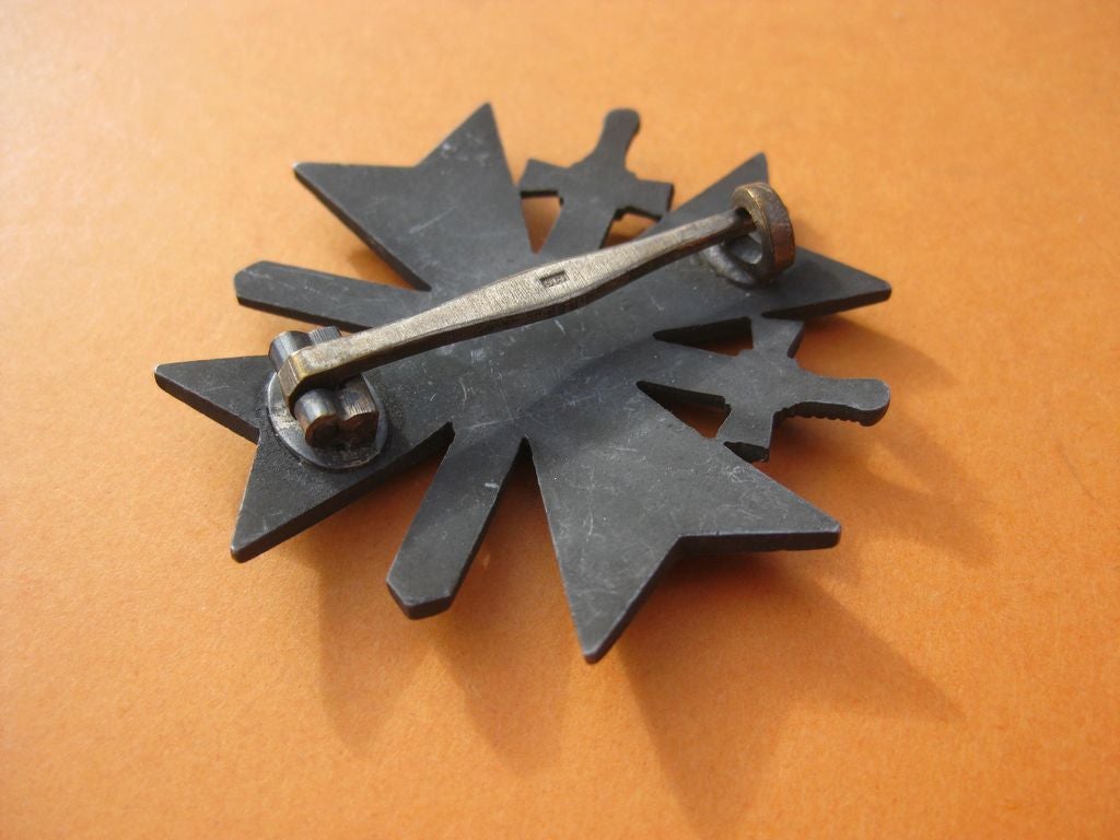 Kriegsverdienstkreuz 1.Klasse mit Schwertern Hersteller: "L15" Otto Schickle Pforzheim