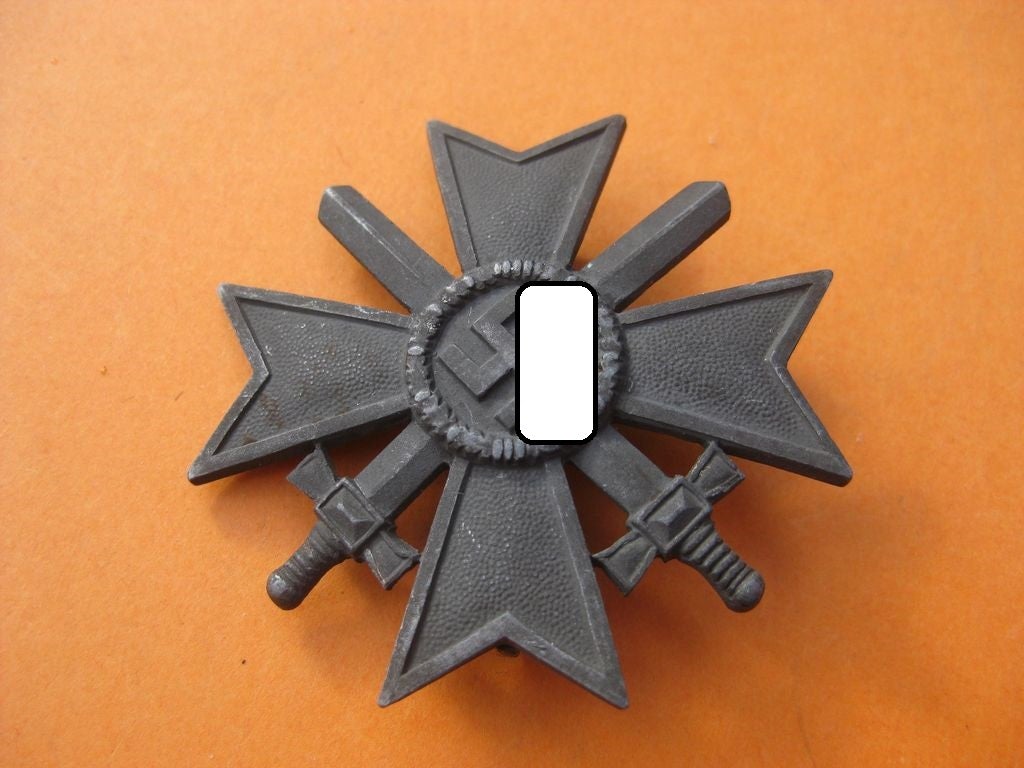 Kriegsverdienstkreuz 1.Klasse mit Schwertern Hersteller: "L15" Otto Schickle Pforzheim