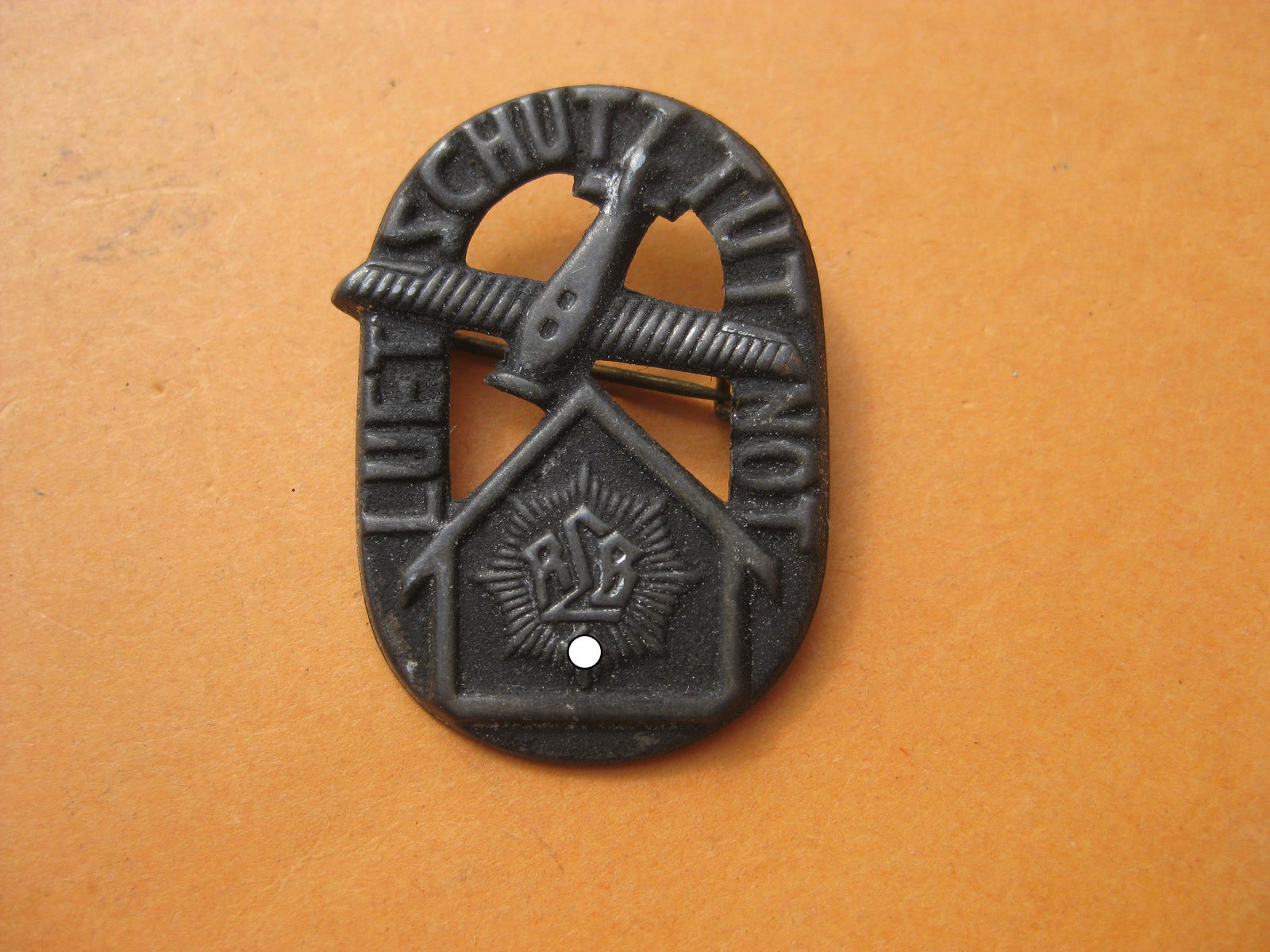 Abzeichen Luftschutz tut Not RLB Reichsluftschutzbund