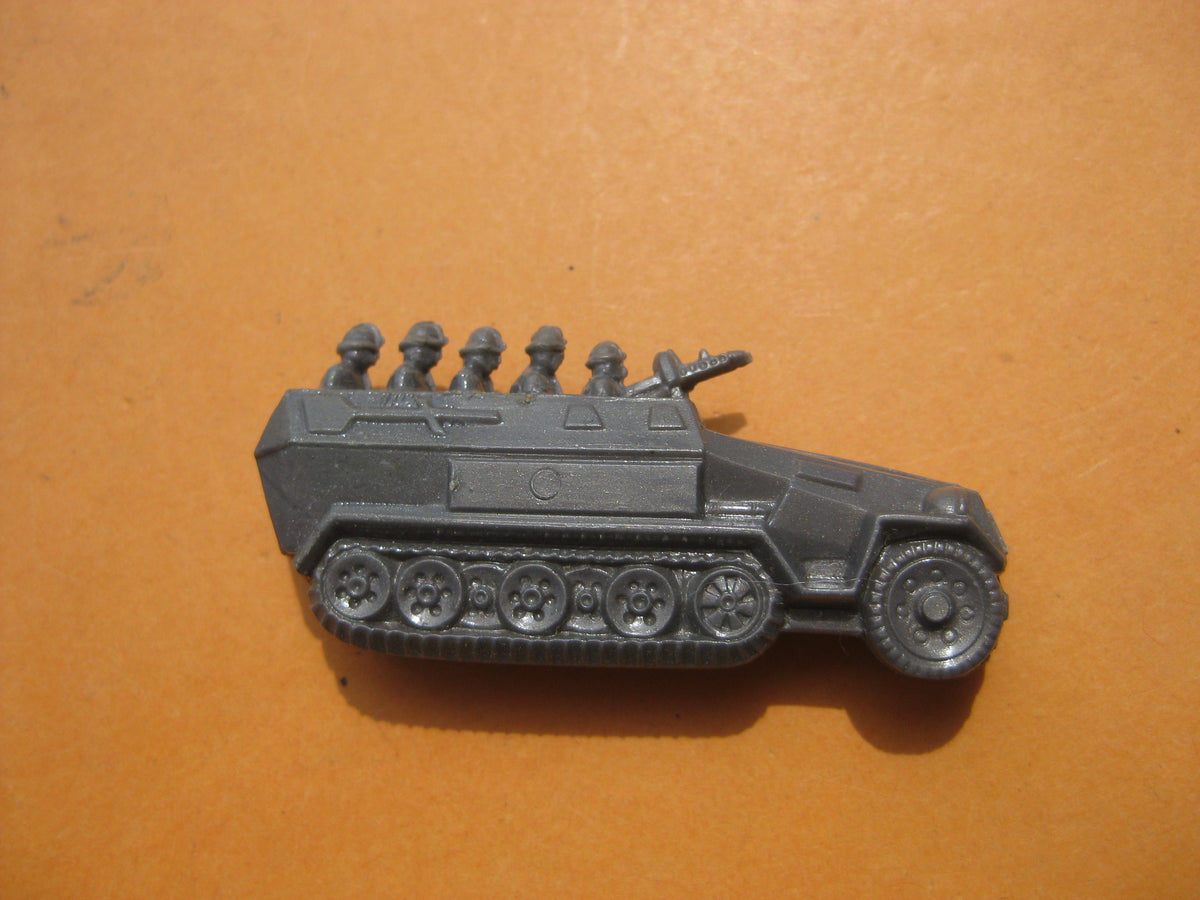 Winterhilfswerk (WHW) Abzeichen Panzertruppe SdKFZ Halbkettenfahrzeug  Spielzeug Wehrmacht