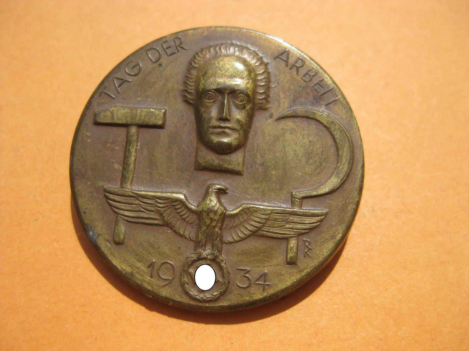 Abzeichen Tag der Arbeit am 1. Mai 1934 Hersteller: Reichsverband Pforzheim 29 Mint Condition