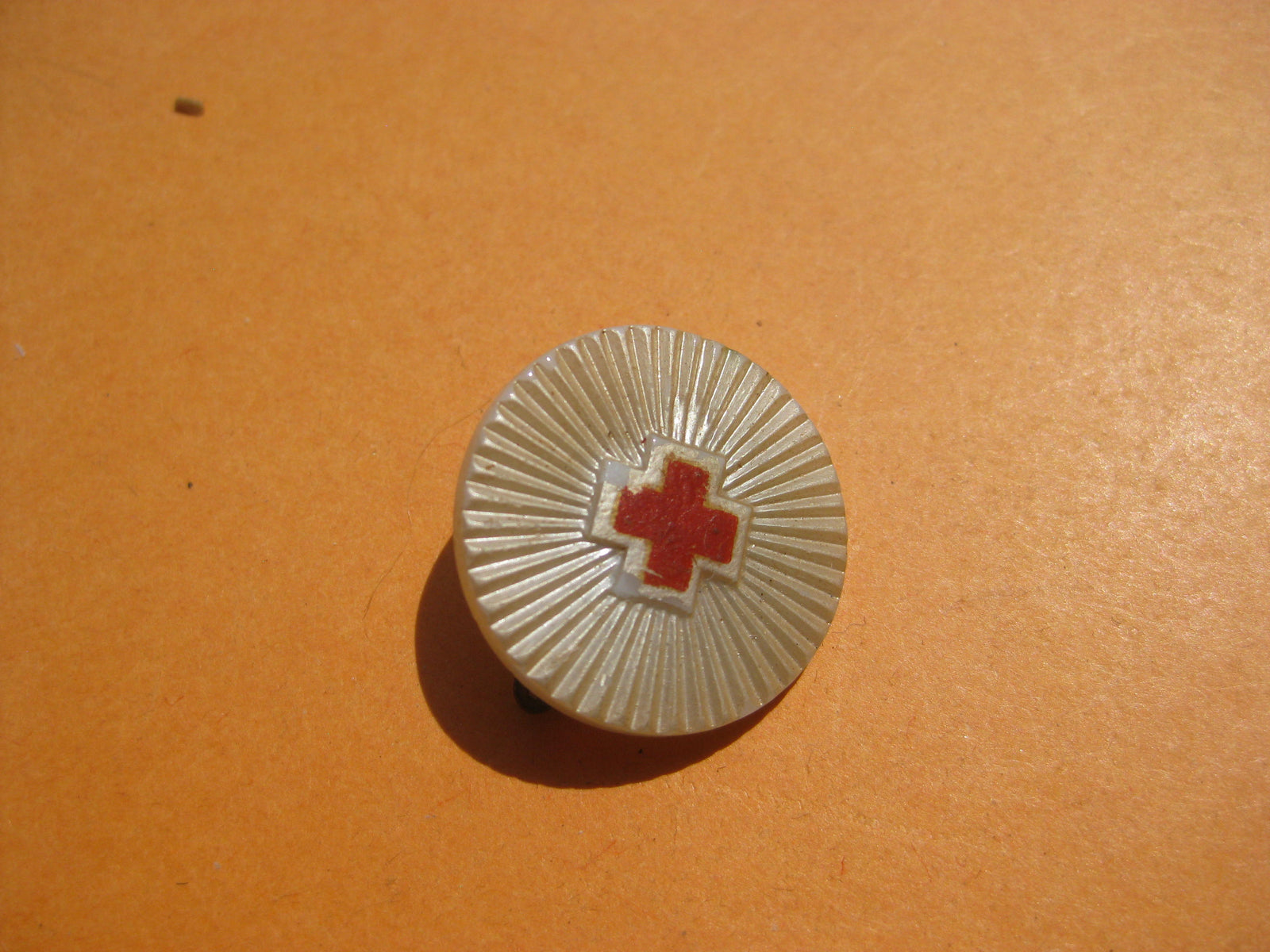 Winterhilfswerk (WHW) Abzeichen Rotes Kreuz Sanitätsdienst Lauscha in Thüringen