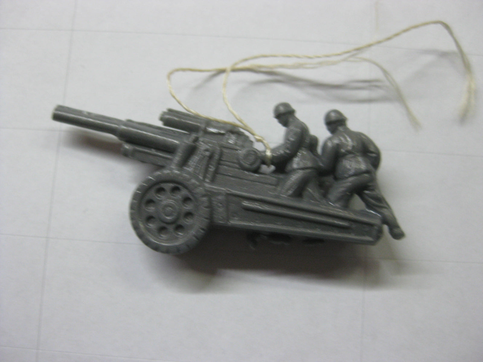 Winterhilfswerk (WHW) Abzeichen 8,8 Flaktruppe Artillerie Spielzeug Wehrmacht Feldkanone