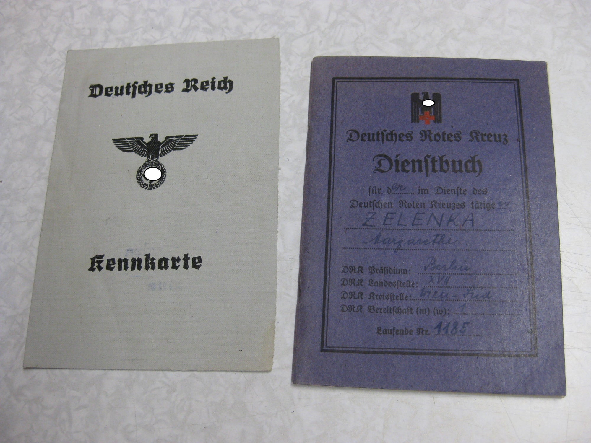 Dienstausweis Dienstbuch Helferin Deutsches Rotes Kreuz WIEN (DRK)