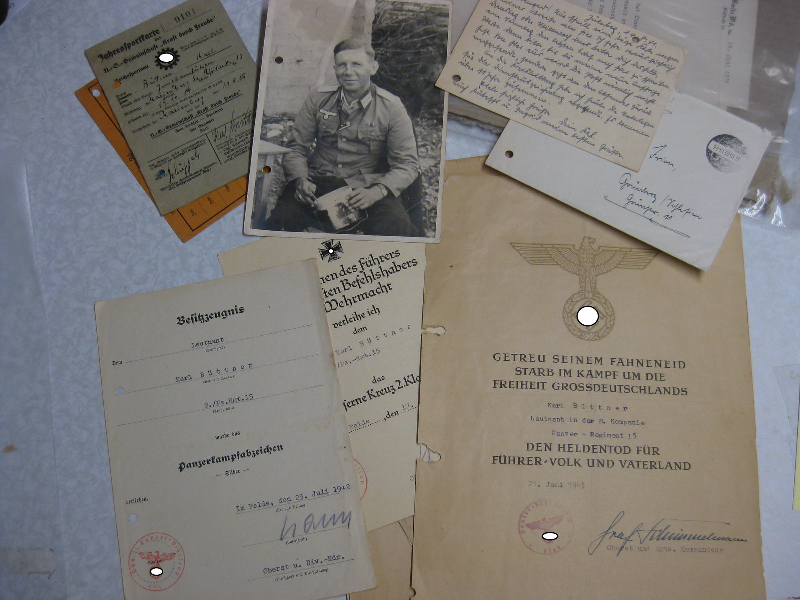 Verleihungsurkunden Panzertruppe gefallen in Charkow Panzerkampfwagenabzeichen in Silber