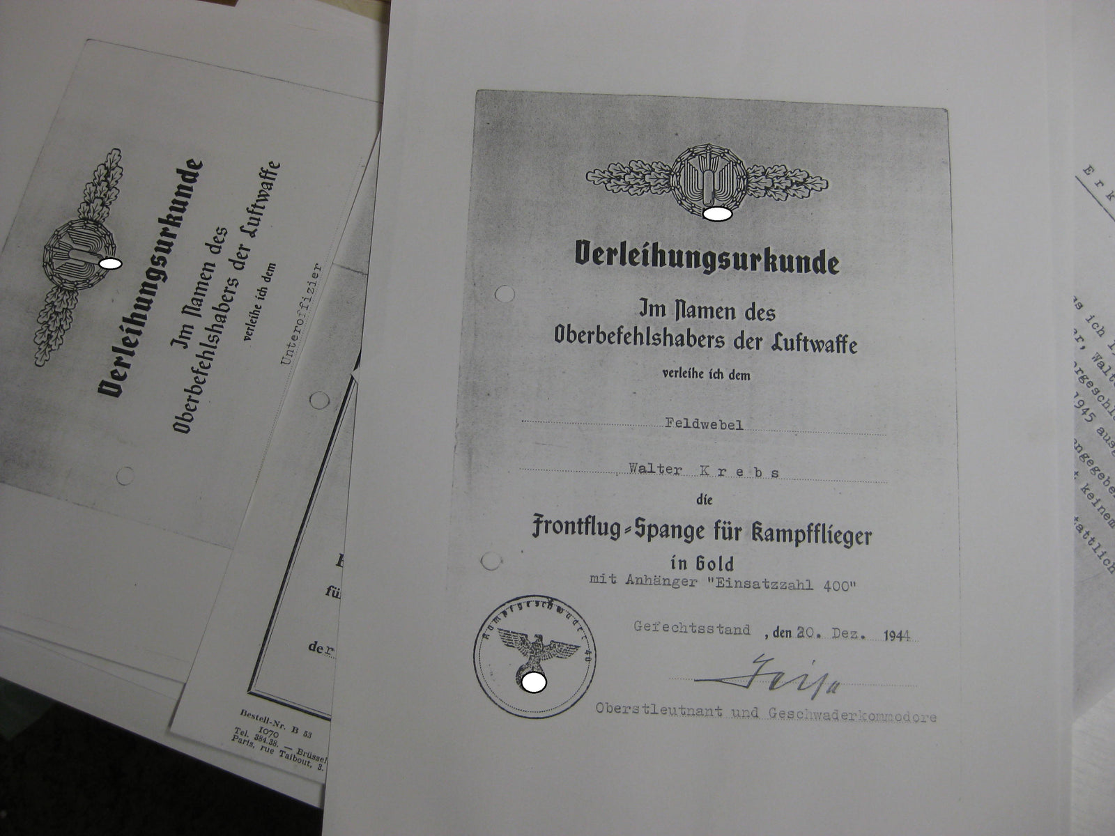 Fotokopie Träger deutsches Kreuz in Gold Frontflugspange Gold Silber Bronze etc etc Luftwaffe