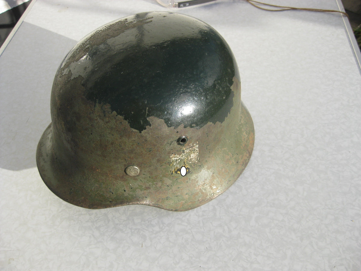 Stahlhelmglocke M35 Wehrmachtshelm mit beiden Abzeichen