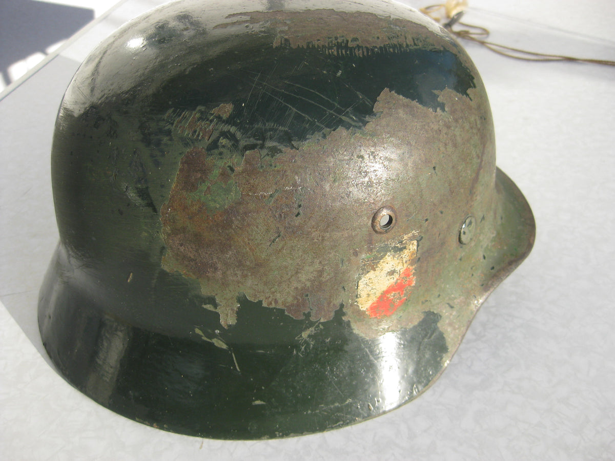 Stahlhelmglocke M35 Wehrmachtshelm mit beiden Abzeichen