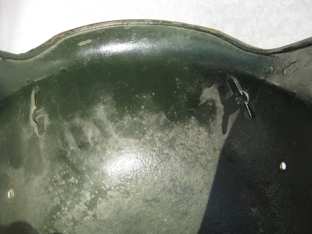 Stahlhelmglocke M35 Wehrmachtshelm mit beiden Abzeichen