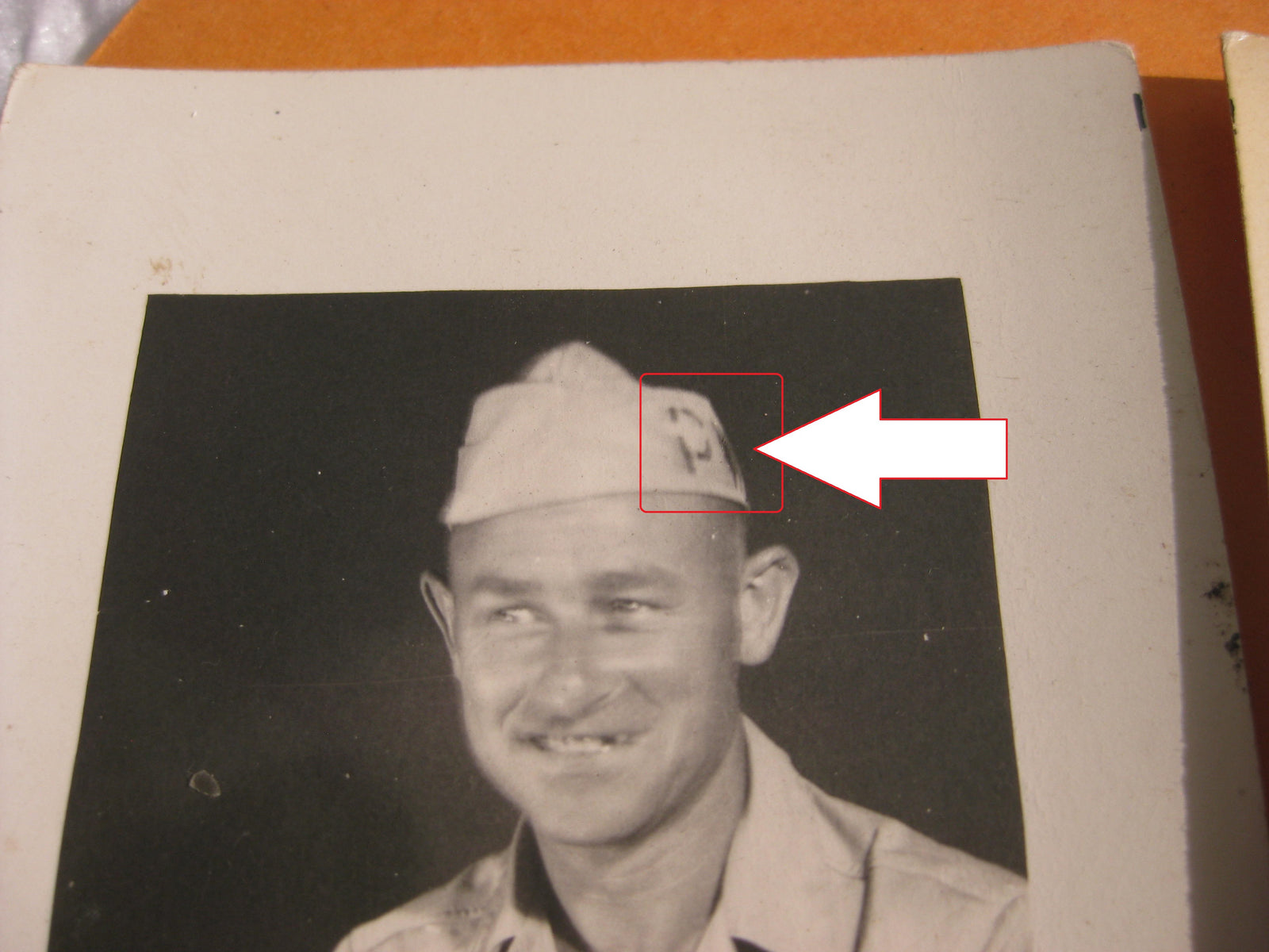 2x Uniformfoto Gefreiter der Infanterie Wehrmacht in USA Kriegsgefangenschaft