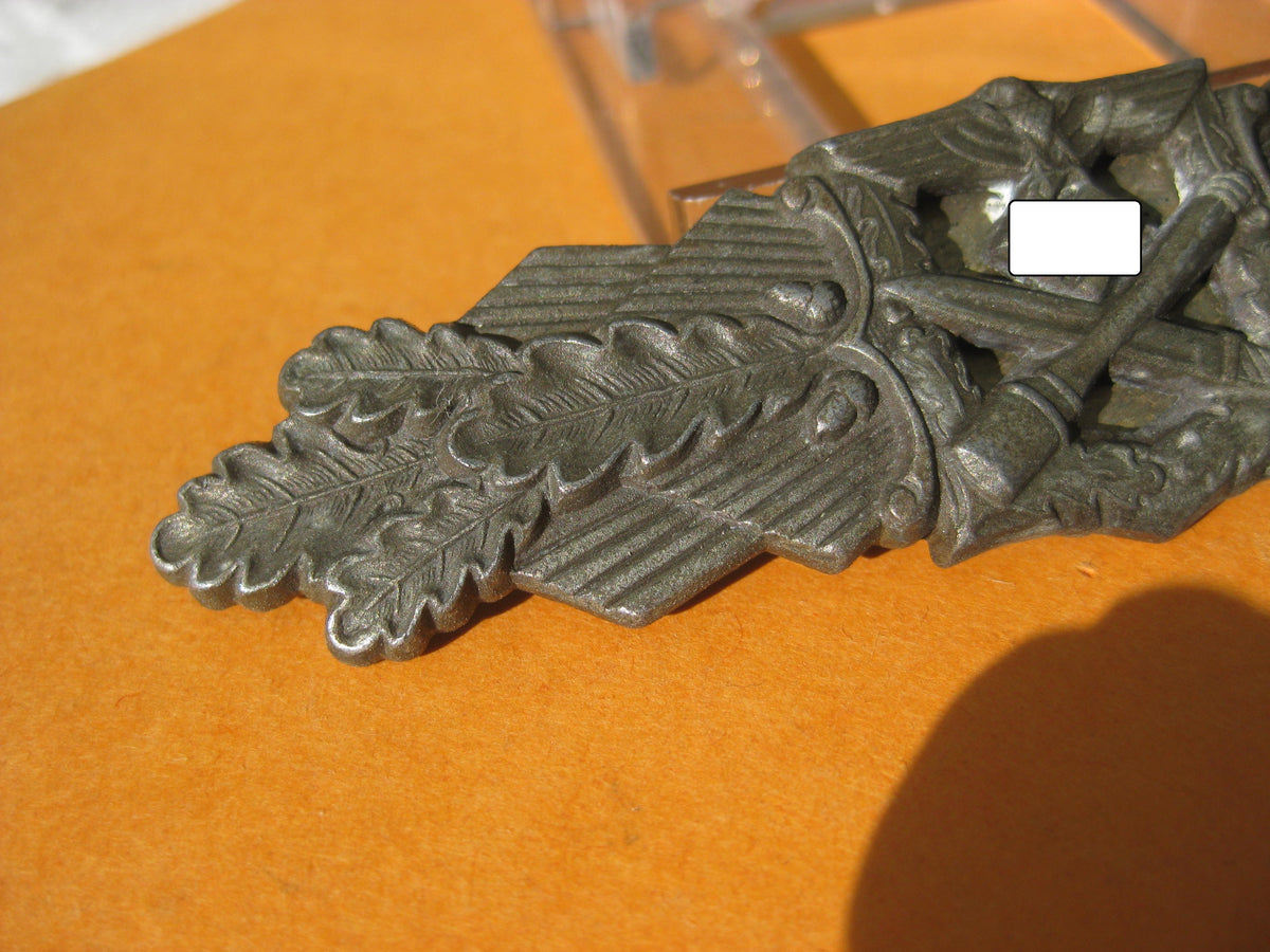 Nahkampfspange (NKS) in Bronze Hersteller: FLL Peekhaus Berlin Orden Wehrmacht