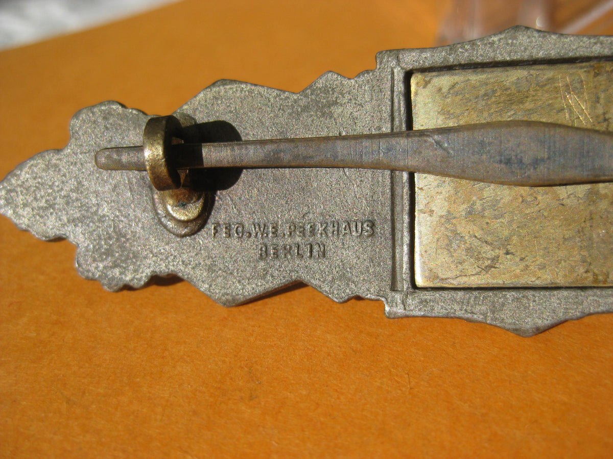 Nahkampfspange (NKS) in Bronze Hersteller: FLL Peekhaus Berlin Orden Wehrmacht
