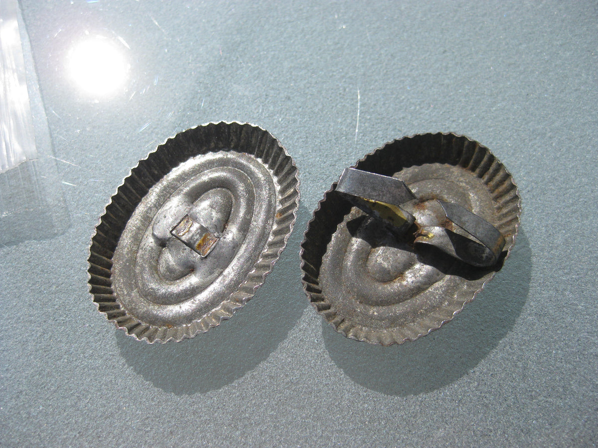 2x Beutestück Kokarde Mützenabzeichen Zarenreich Russland