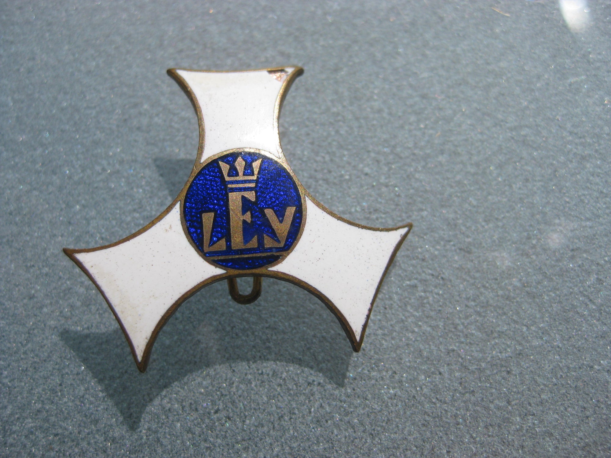 LEY Automobile ca 1920 - 1928 Autoplakette Pin Autopin