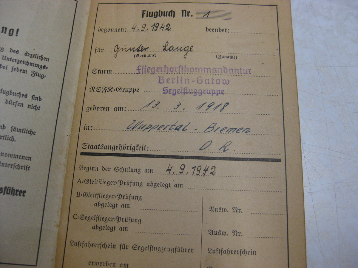 Soldbuch Flugbuch Wehrpaß Wehrmacht Luftwaffe Verwundetenabzeichen in GOLD