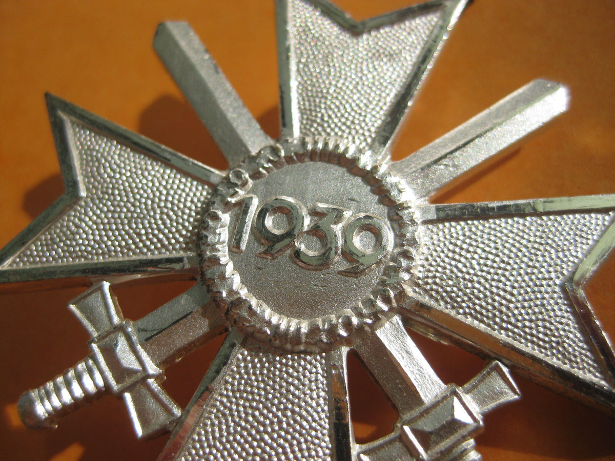 Kriegsverdienstkreuz 1.Klasse MIT Schwerter Ausführung für Bundeswehr 1957