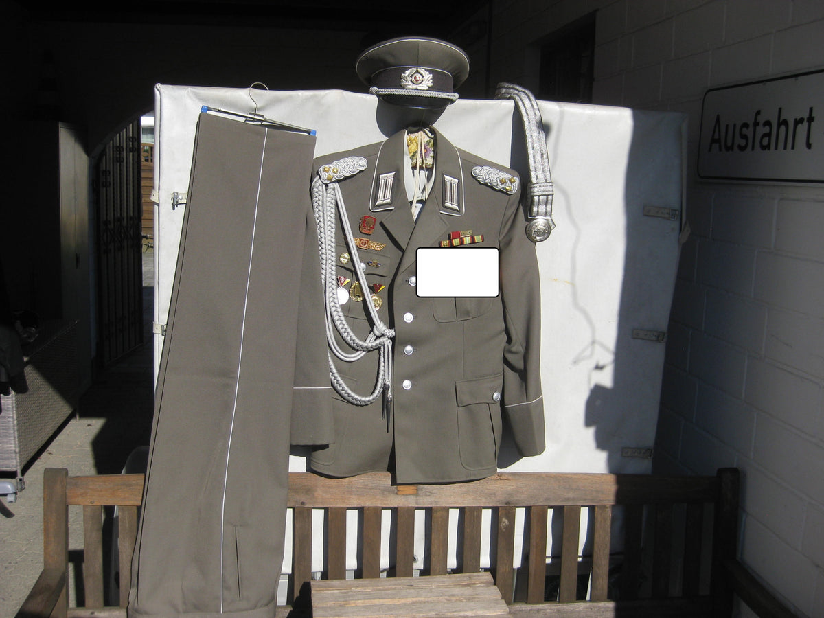 Komplette Uniform NVA DDR für einen Oberst