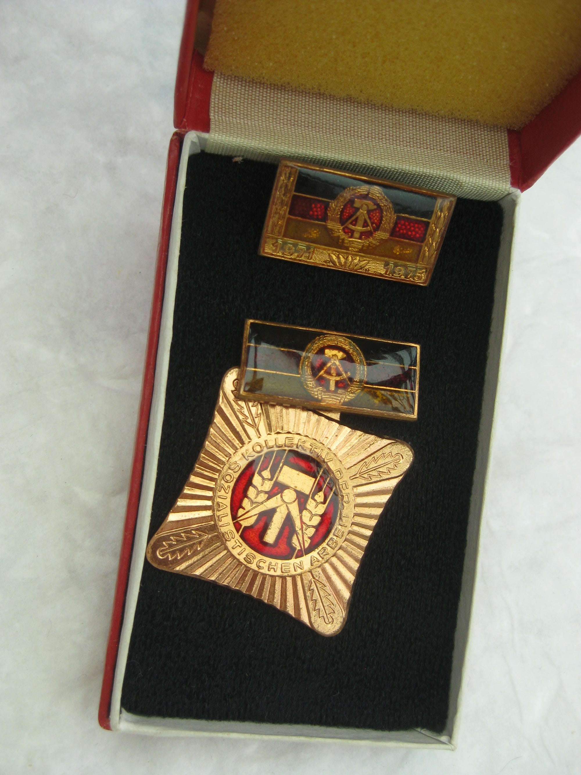 Medaille für Verdienste um die DDR mit Spange