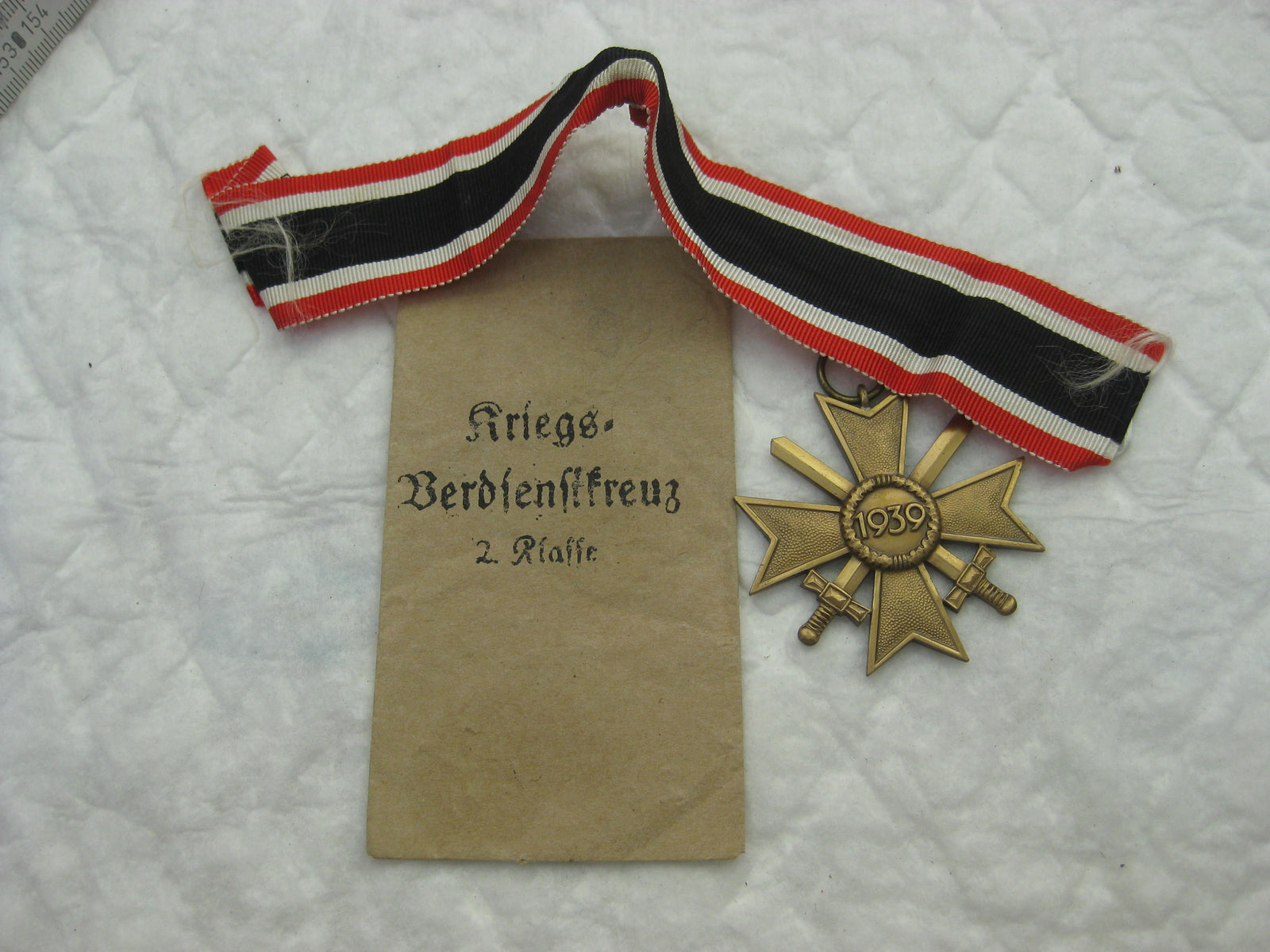 Kriegsverdienstkreuz 2.Klasse mit Schwertern KVK2/39 Hersteller: Verleihungstüte Heinrich Vogt in Pforzheim