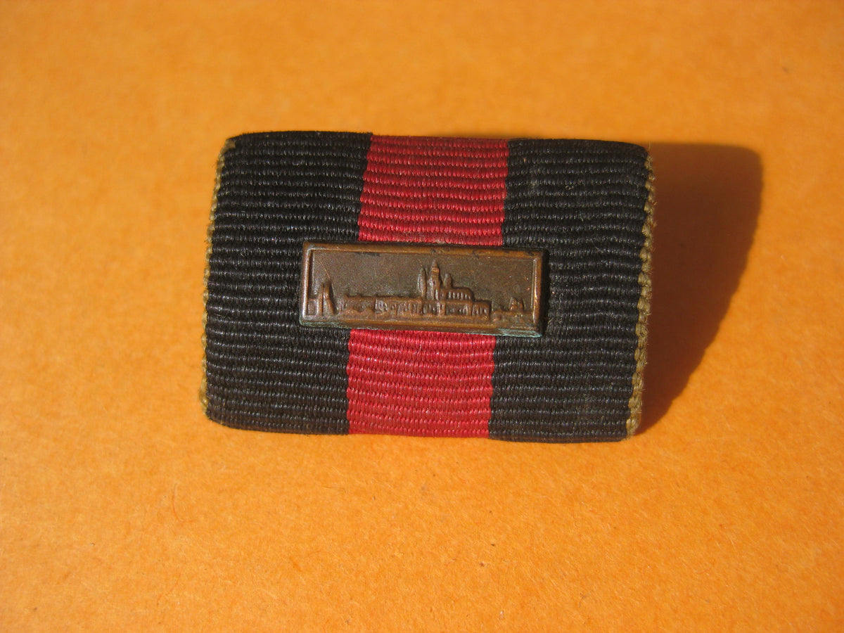 1er Feldspange mit Prager Burg / Medaille 1.Oktober 38