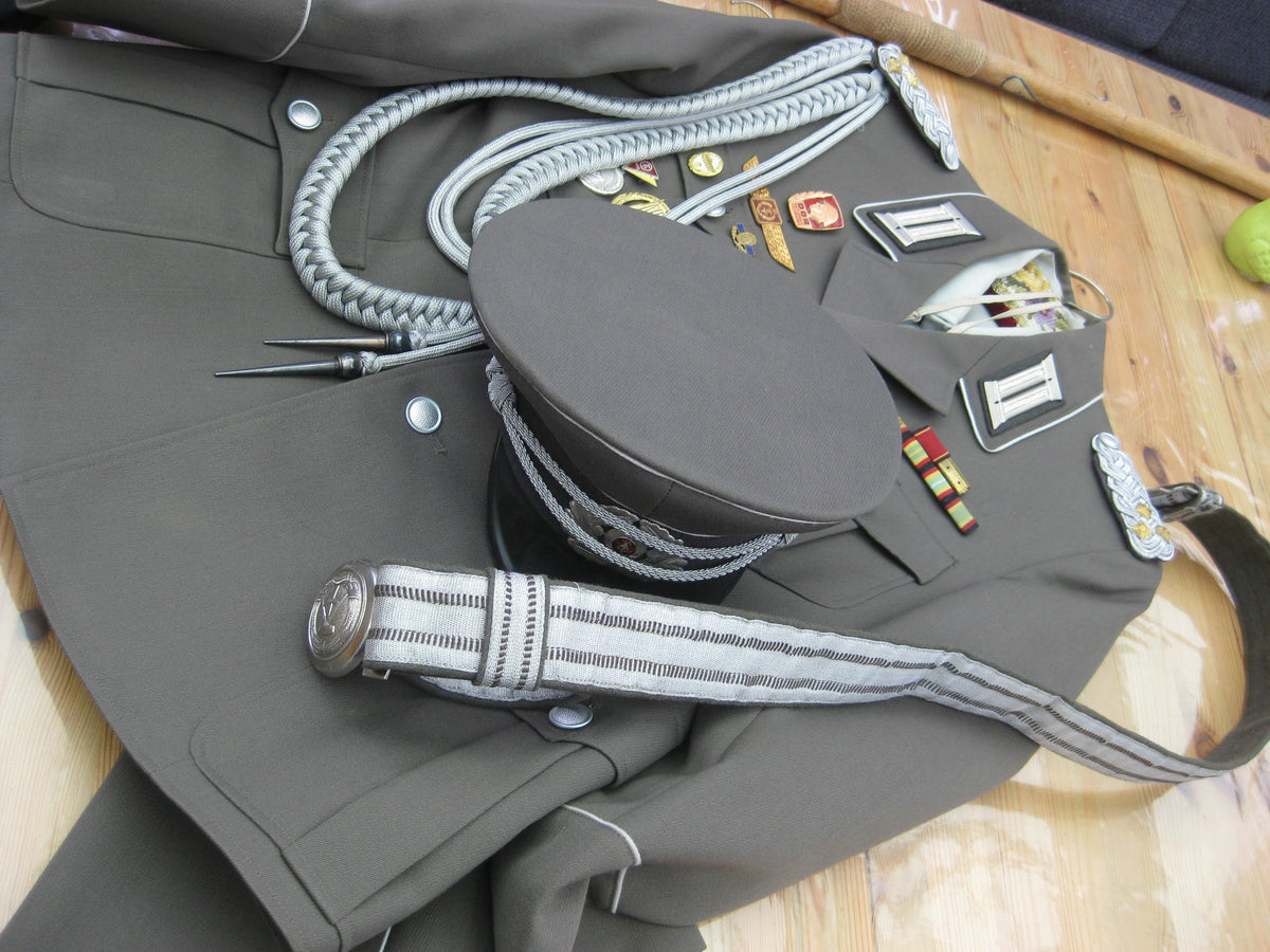 Komplette Uniform NVA DDR für einen Oberst