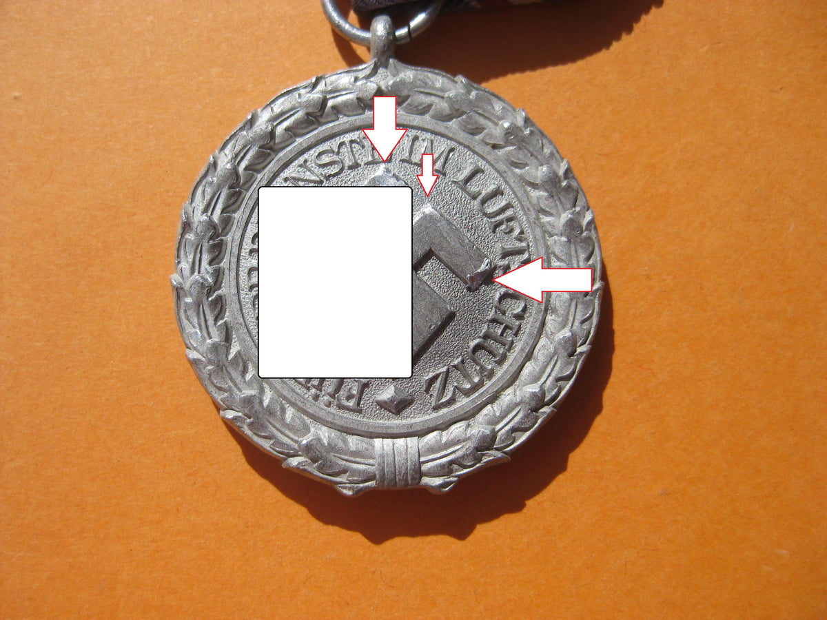 Luftschutz Ehrenzeichen 2.Stufe Medaille von 1938 mit Feldspange