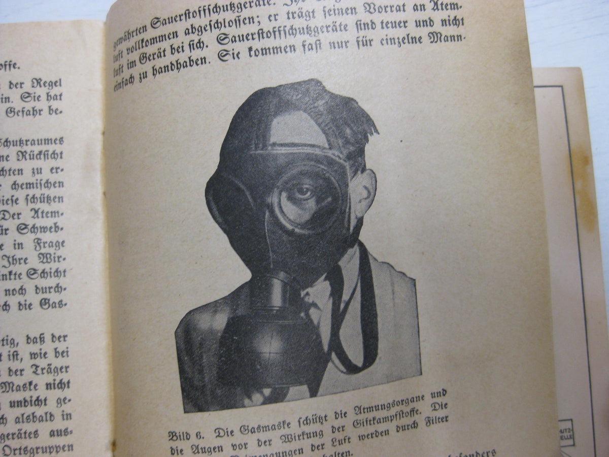 Originalausgabe Heft / Buch Luftschutz Gas und Bomben drohen