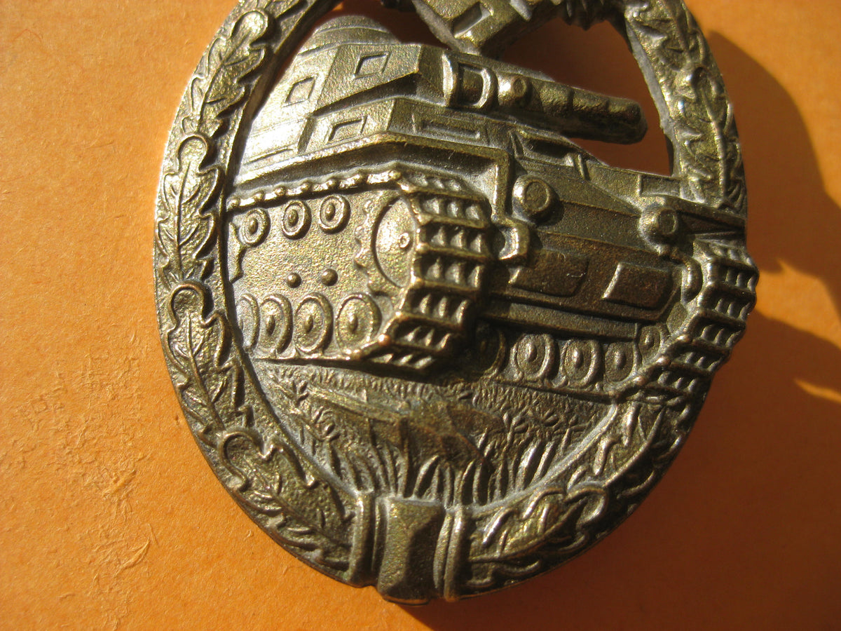 Panzerkampfabzeichen in Bronze /  Seltene Hohlprägung von Assmann Mint Condition