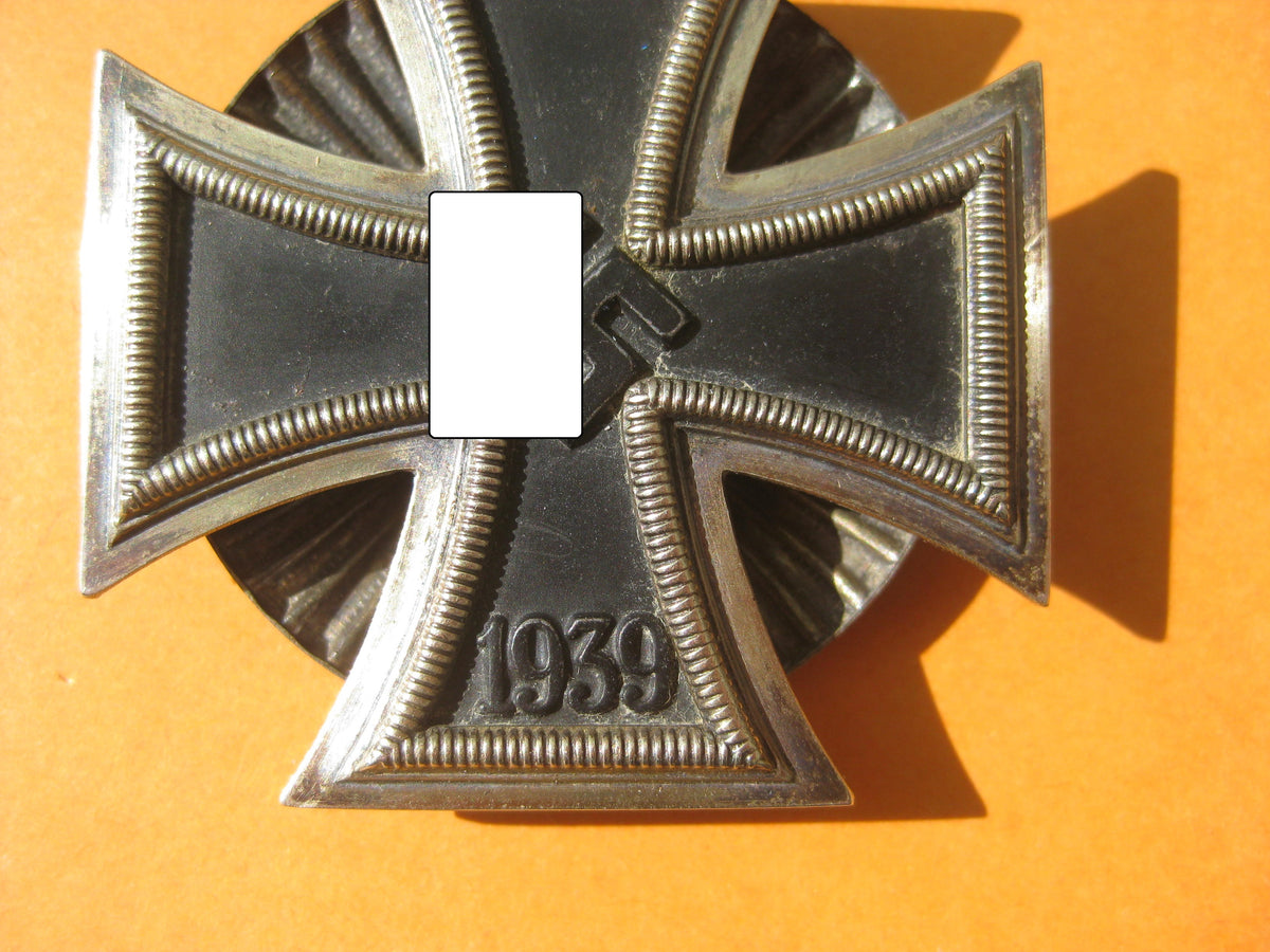 Eisernes Kreuz 1.Klasse 1939 (EK1/39) mit Schraubscheibe Hersteller: Wilhelm Deumer / Lüdenscheid
