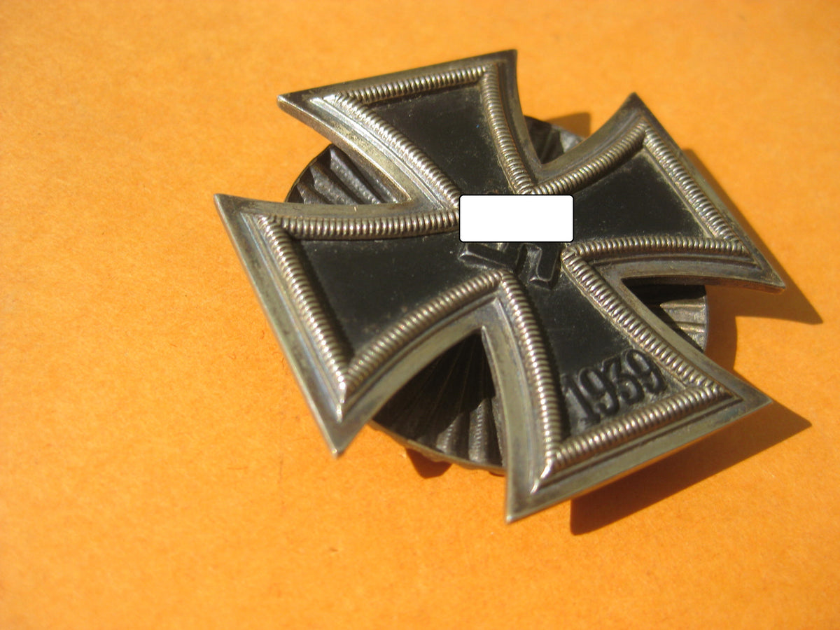 Eisernes Kreuz 1.Klasse 1939 (EK1/39) mit Schraubscheibe Hersteller: Wilhelm Deumer / Lüdenscheid