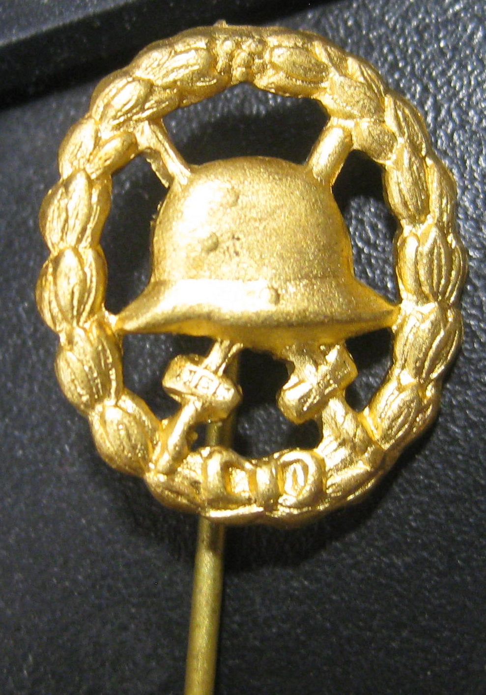 Miniatur Verwundetenabzeichen in GOLD 1918 durchbrochene Ausführung Mint Condition