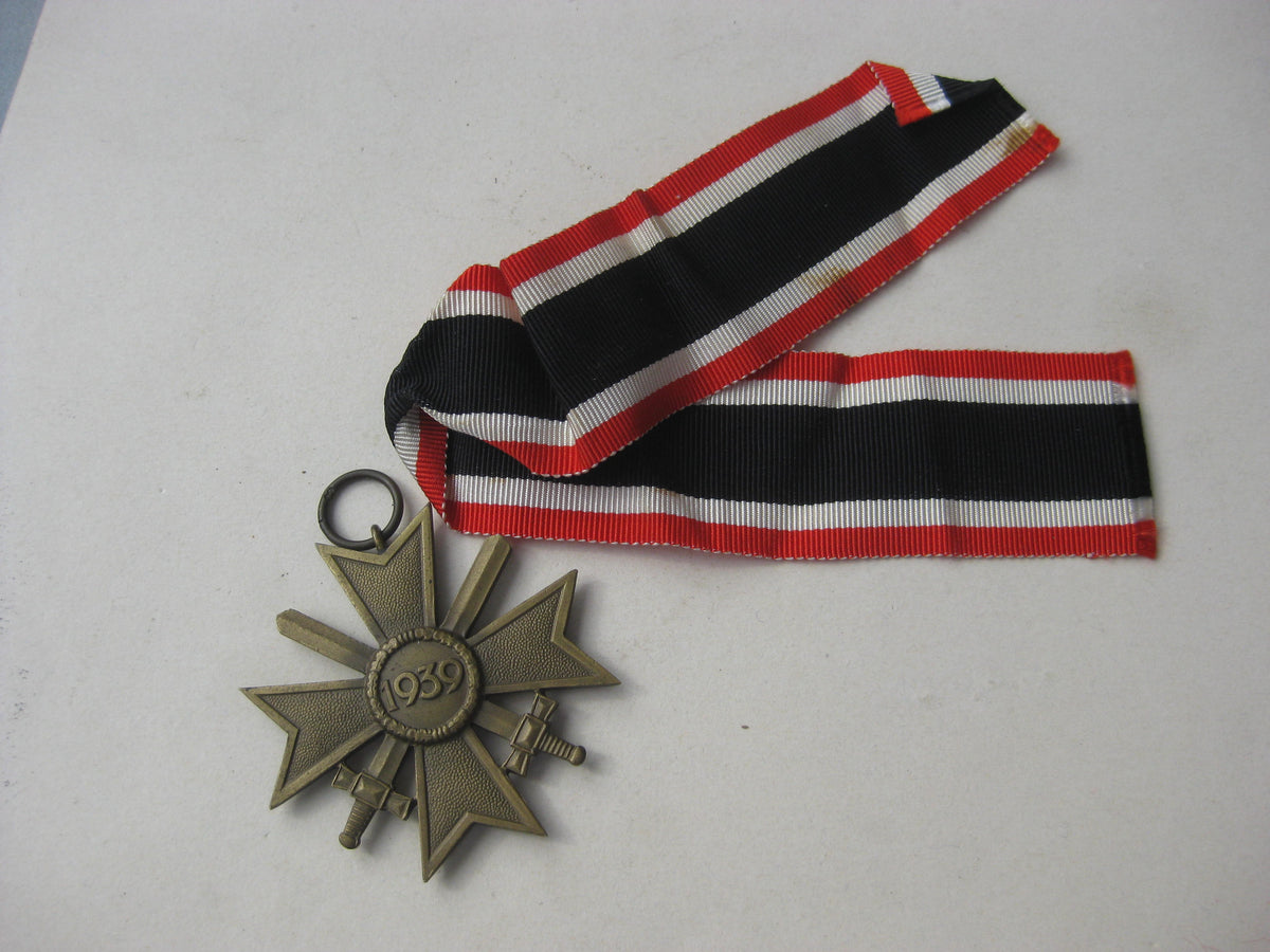 Kriegsverdienstkreuz 2.Klasse mit Schwertern KVK2/39 mit extrem seltenem Herstellerstempel: "64"