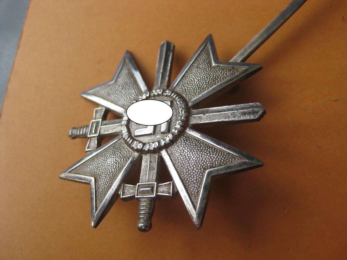 Kriegsverdienstkreuz 1.Klasse mit Schwertern (KVK1/39) Buntmetall