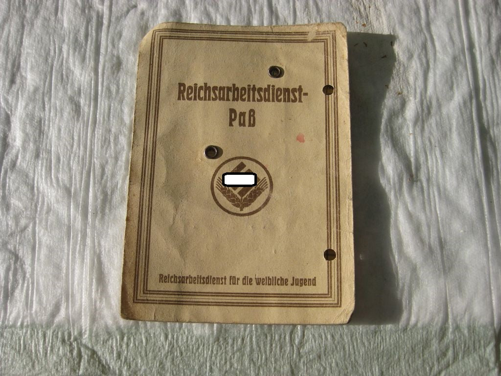 Arbeitsdienstpaß weiblicher Reichsarbeitsdienst (RADwJ)1942 in Kassel Gau Kurhessen