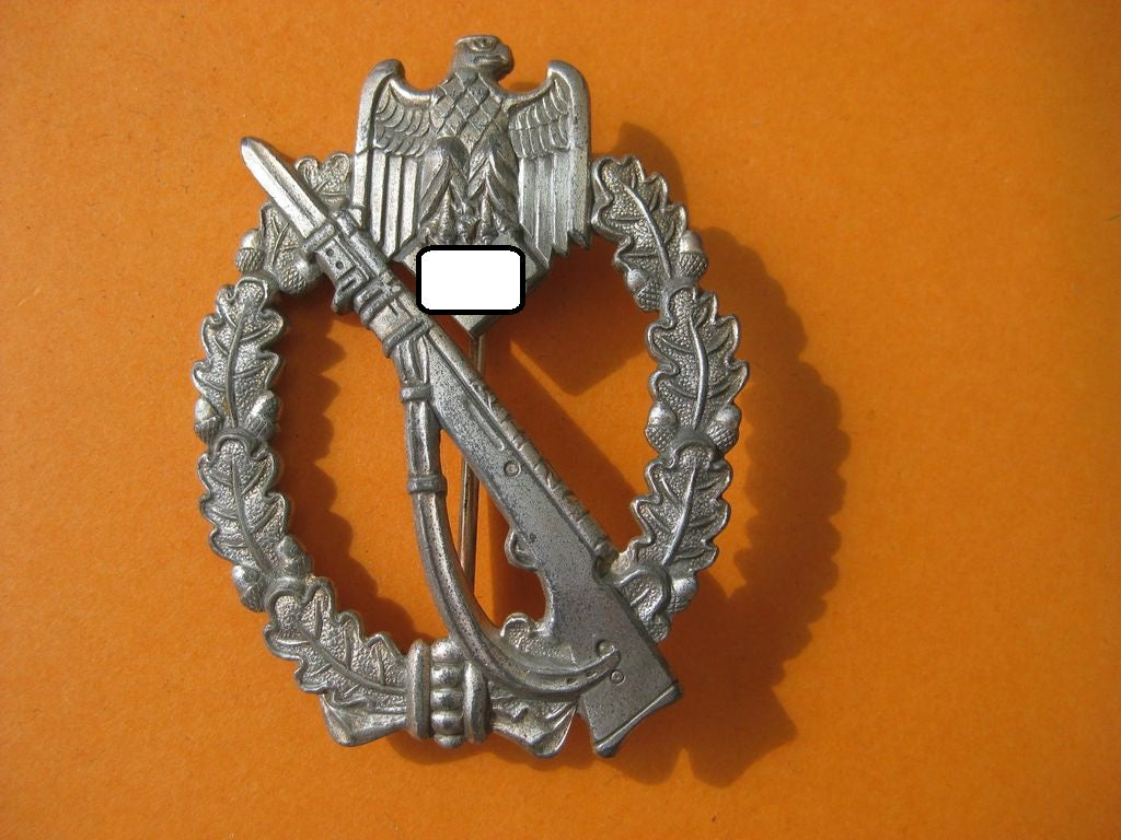 Infanterie Sturmabzeichen in Silber (ISA) Hersteller: Zimmermann in Stuttgart)