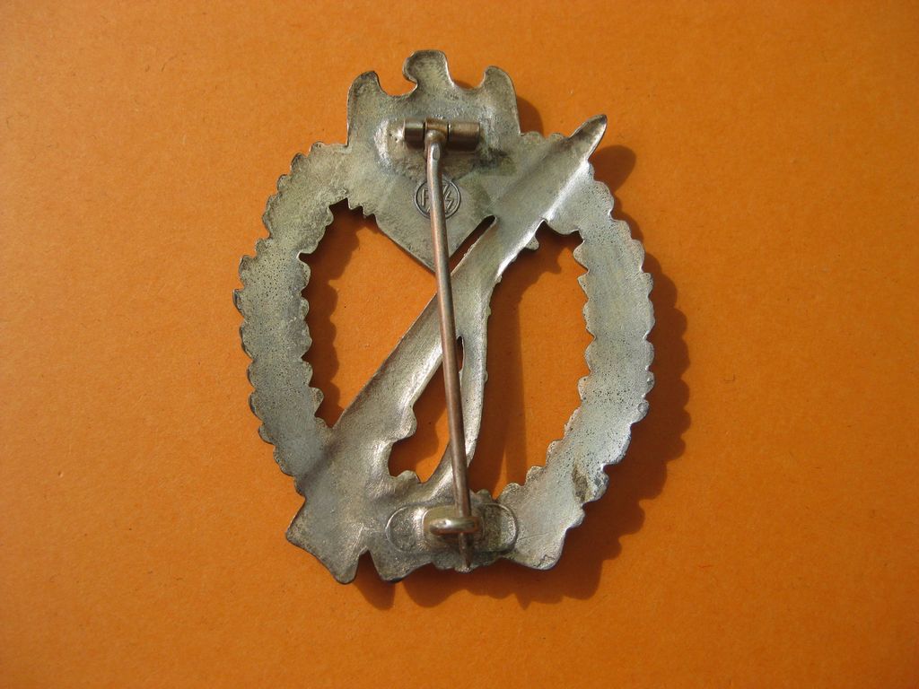 Infanterie Sturmabzeichen in Silber (ISA) Hersteller: Zimmermann in Stuttgart)