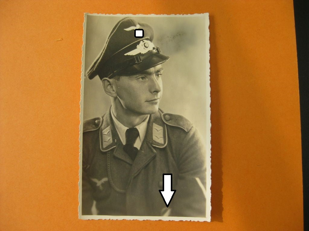 Uniformfoto Fallschirmtruppe Fallschirmschütze der Wehrmacht Fallschirmschützenabzeichen