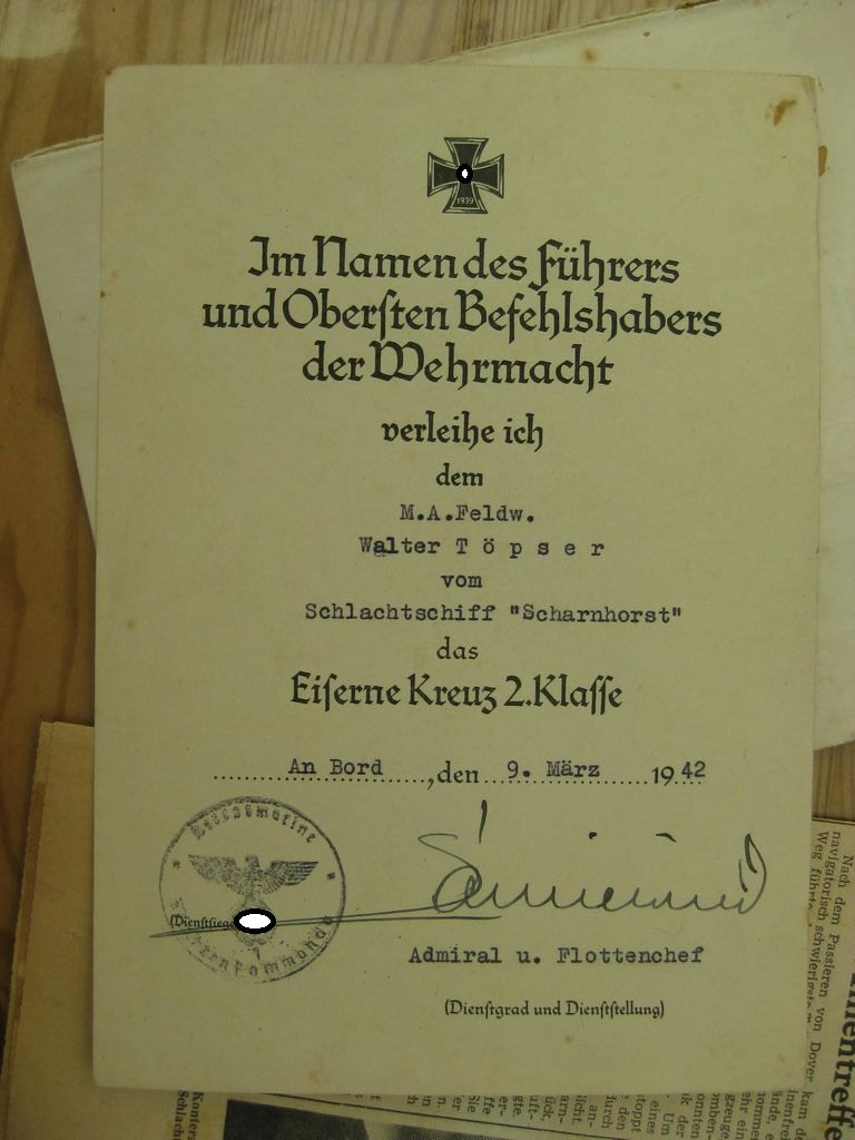 Fotoalbum Wehrmacht Schlachtschiff SCHARNHORST KANALDURCHBRUCH Operation Cerberus Februar 1942 (!!)Kriegsmarine Verleihungsurkunde Eisernes Kreuz 1939