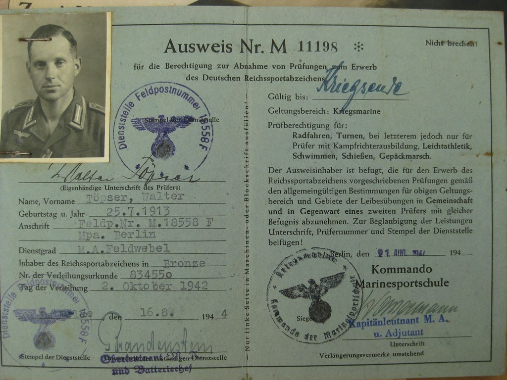 Fotoalbum Wehrmacht Schlachtschiff SCHARNHORST KANALDURCHBRUCH Operation Cerberus Februar 1942 (!!)Kriegsmarine Verleihungsurkunde Eisernes Kreuz 1939