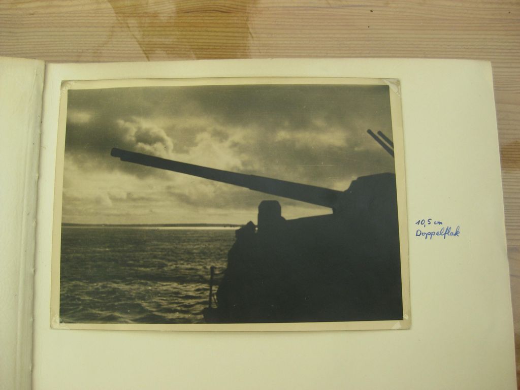 Fotoalbum Wehrmacht Schlachtschiff SCHARNHORST KANALDURCHBRUCH Operation Cerberus Februar 1942 (!!)Kriegsmarine Verleihungsurkunde Eisernes Kreuz 1939