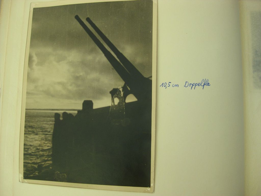 Fotoalbum Wehrmacht Schlachtschiff SCHARNHORST KANALDURCHBRUCH Operation Cerberus Februar 1942 (!!)Kriegsmarine Verleihungsurkunde Eisernes Kreuz 1939