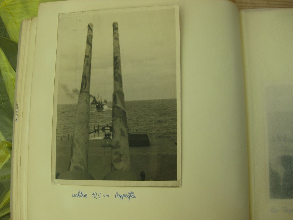 Fotoalbum Wehrmacht Schlachtschiff SCHARNHORST KANALDURCHBRUCH Operation Cerberus Februar 1942 (!!)Kriegsmarine Verleihungsurkunde Eisernes Kreuz 1939