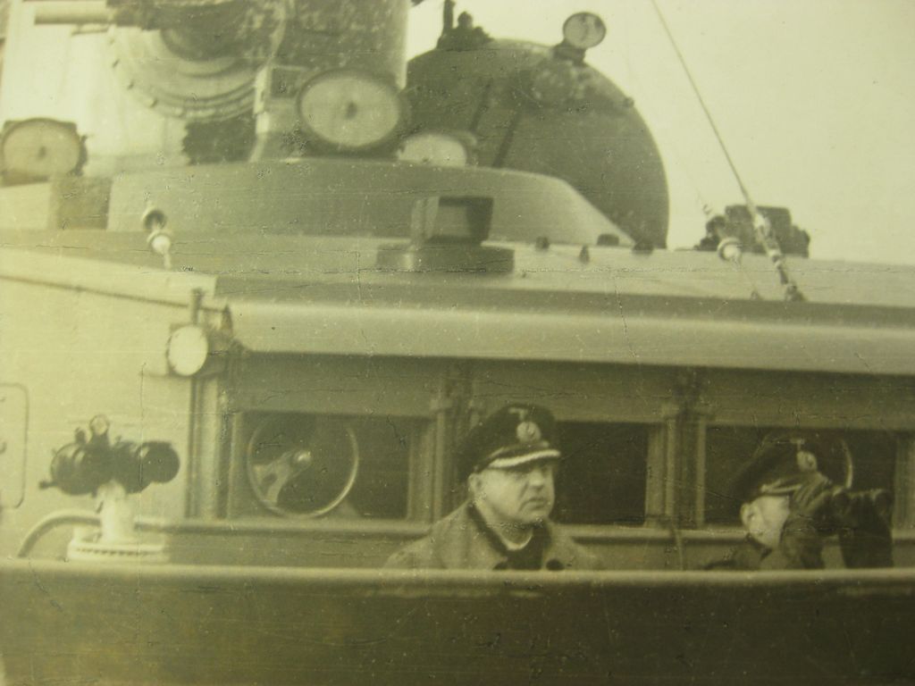 Fotoalbum Wehrmacht Schlachtschiff SCHARNHORST KANALDURCHBRUCH Operation Cerberus Februar 1942 (!!)Kriegsmarine Verleihungsurkunde Eisernes Kreuz 1939
