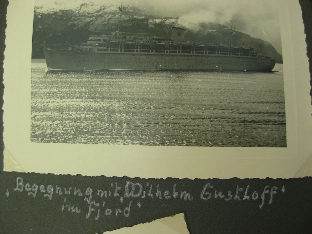 Fotoalbum Zerstörer GEORG THIELE , Matrose ist später auf Schlachtschiff Bismarck gefallen / Seetod (!!) Kriegsmarine Wehrmacht 3.Reich Seefahrt