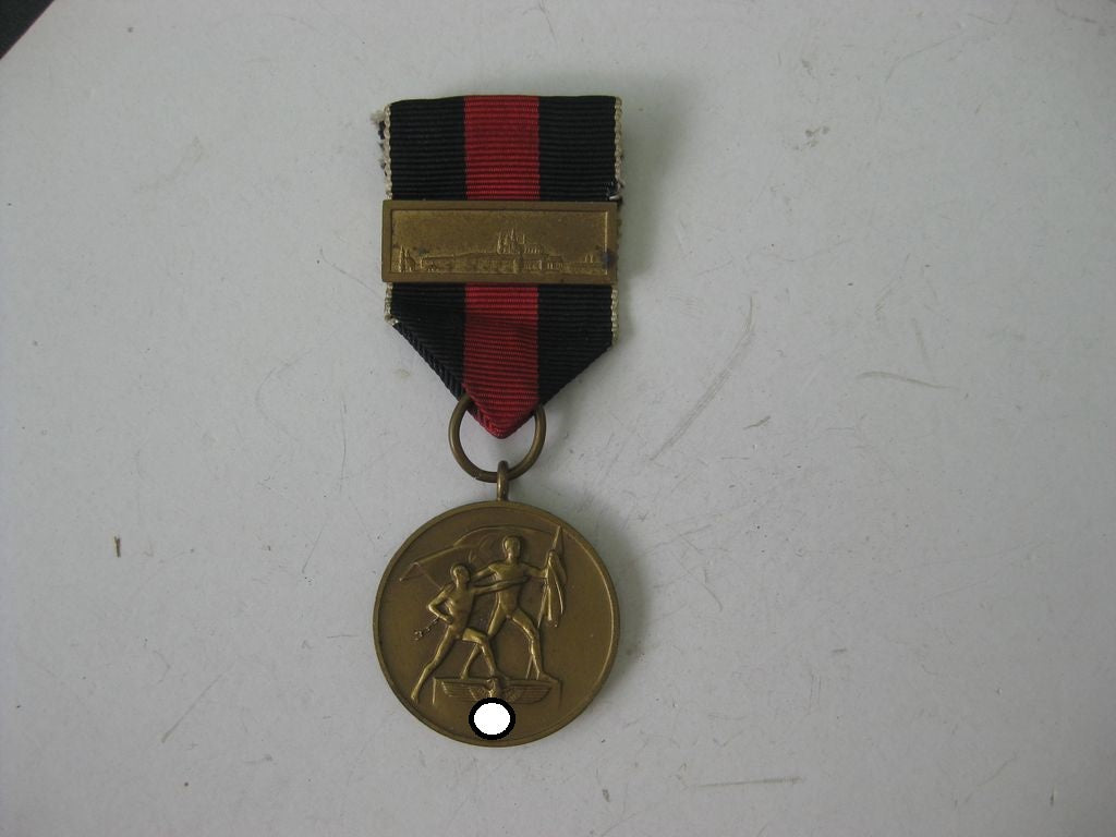 Medaille 1. Oktober 1938 / Oktobermedaille Sudetenmedaille  Wehrmacht mit Spange PRAGER BURG