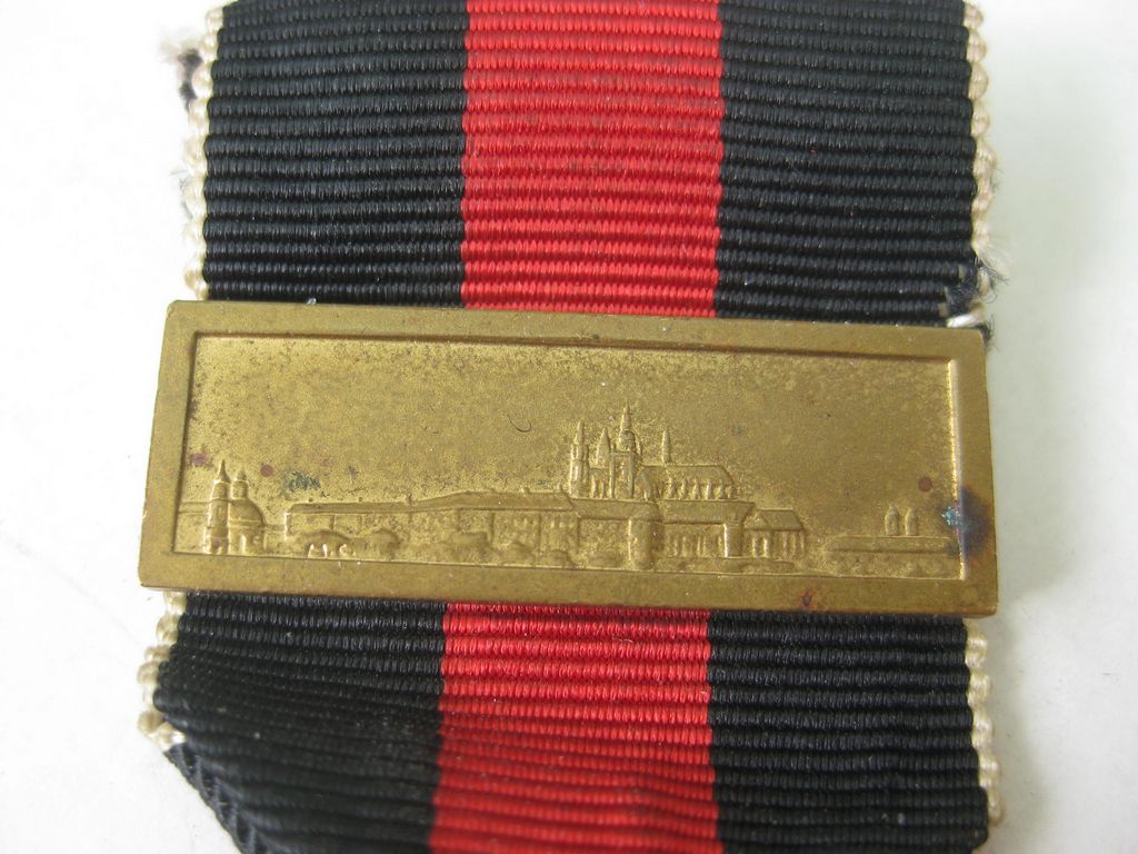 Medaille 1. Oktober 1938 / Oktobermedaille Sudetenmedaille  Wehrmacht mit Spange PRAGER BURG