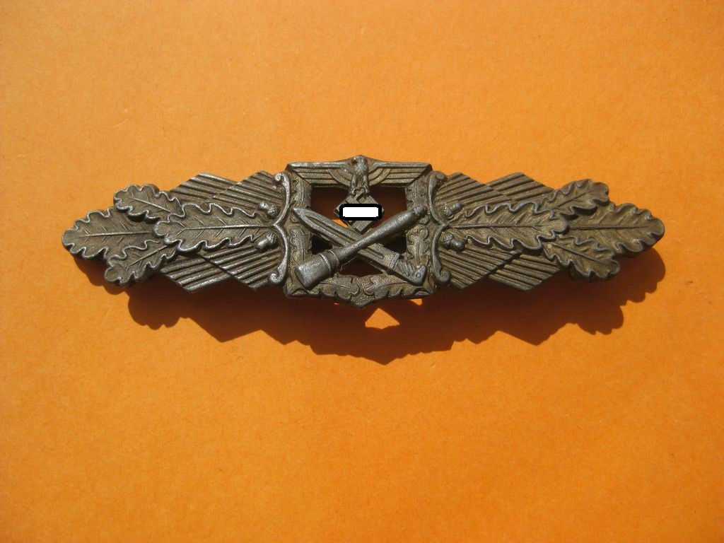Nahkampfspange in Bronze Hersteller: Juncker Berlin Wehrmacht